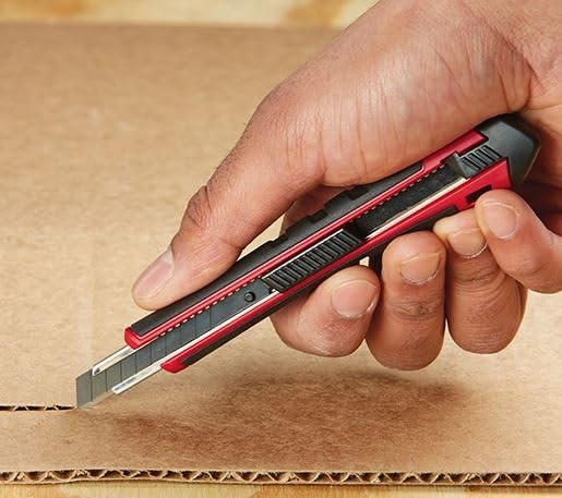 Milwaukee 48-22-1960 9mm Snap Knife Detail Cut
